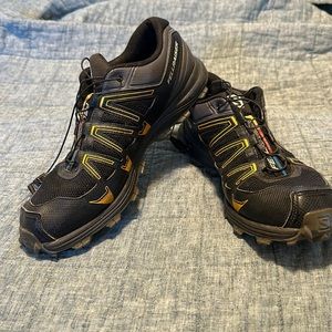 Men’s trail running shoes
